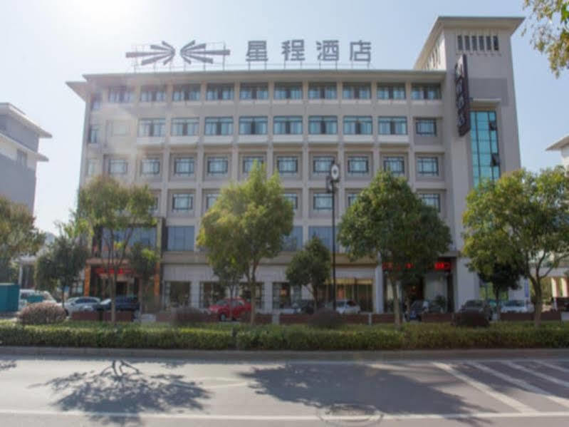 Starway Hotel Nantong Sports Convention Center Екстер'єр фото